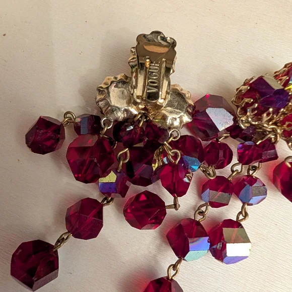 Vintage Vogue Red and Gold tone Dangle Earrings - Picture 3 of 4